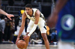  步行者哈利伯顿 三分11中7刷新队史  