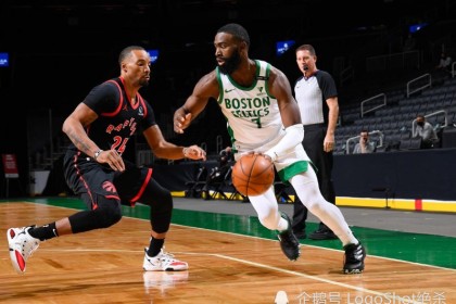  凯尔特人双探花齐爆发，客场掀翻雄鹿  