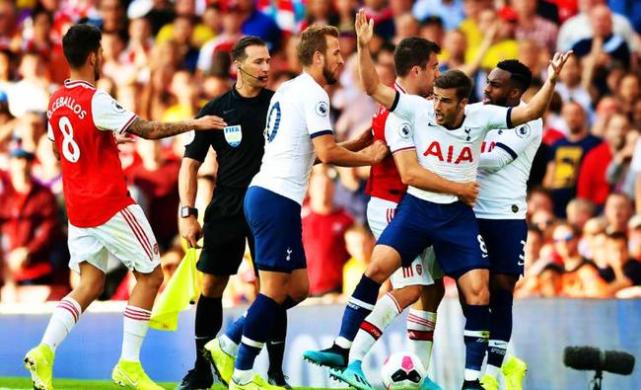  梅斯德比战火药味十足，双方冲突染红三人  